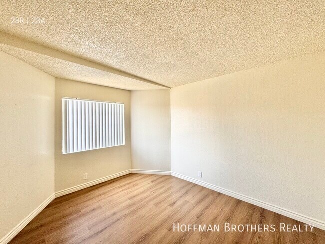 Building Photo - 15552 Nordhoff St