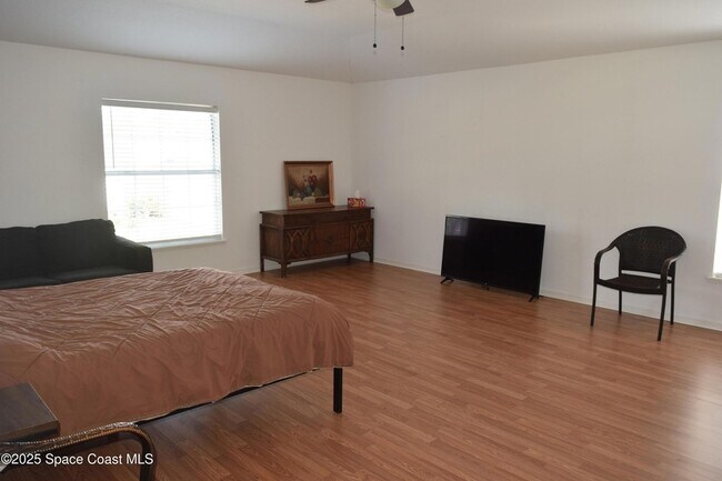 Building Photo - 501 Tortuga Way