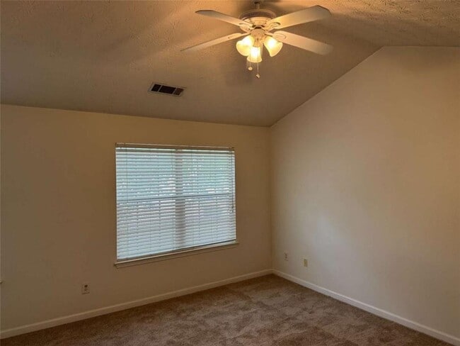 Building Photo - 356 Springbottom Dr SE