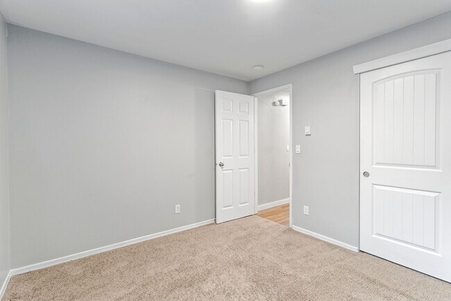Building Photo - 1365CEDA