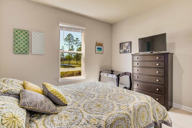 Building Photo - Bright, Beautiful Home in the Highly Desirable Sunrise Gated Community!