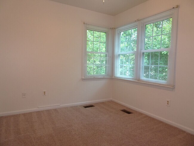 Building Photo - 118H Chippenham Dr
