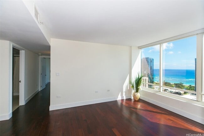 Building Photo - 1009 Kapiolani Blvd