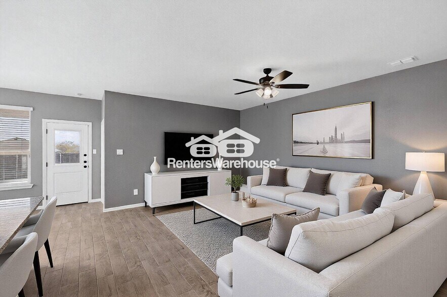 Building Photo - 8517 Centerboard Ln