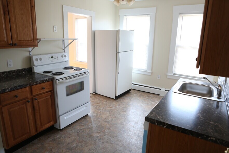 Building Photo - 33 S Cherry St