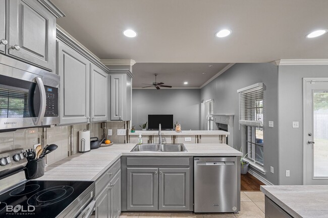 Building Photo - Check Out this 3 bed 2 bath in Benton