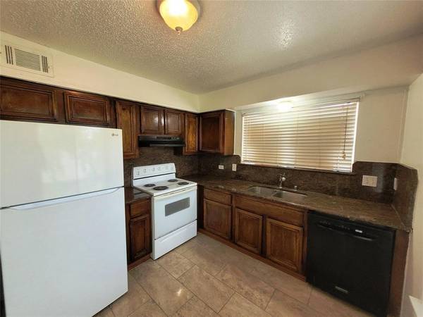 Building Photo - 12100 Overbrook Ln