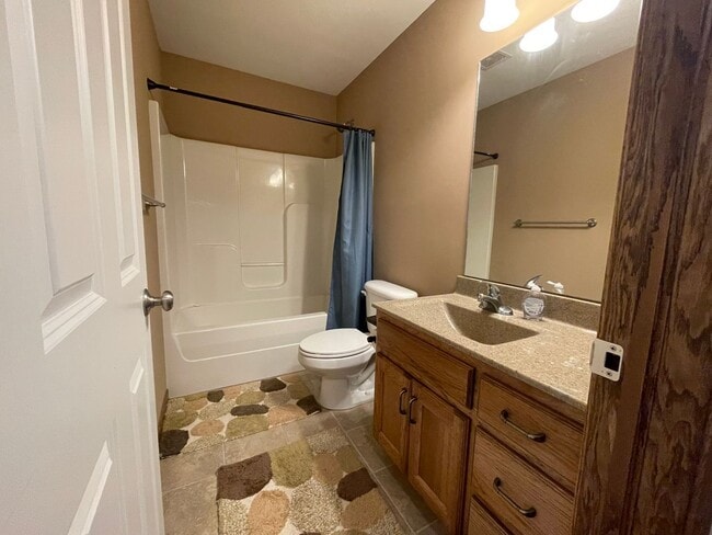 Building Photo - West Side Townhome - Close to Ft. Riley - ...