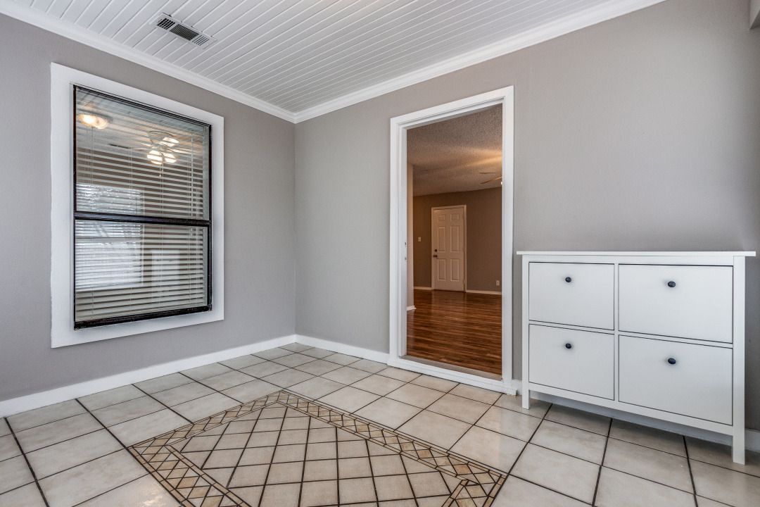 Building Photo - 312 Mockingbird Ln