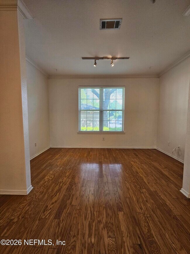 Building Photo - 13810 Sutton Park Dr N