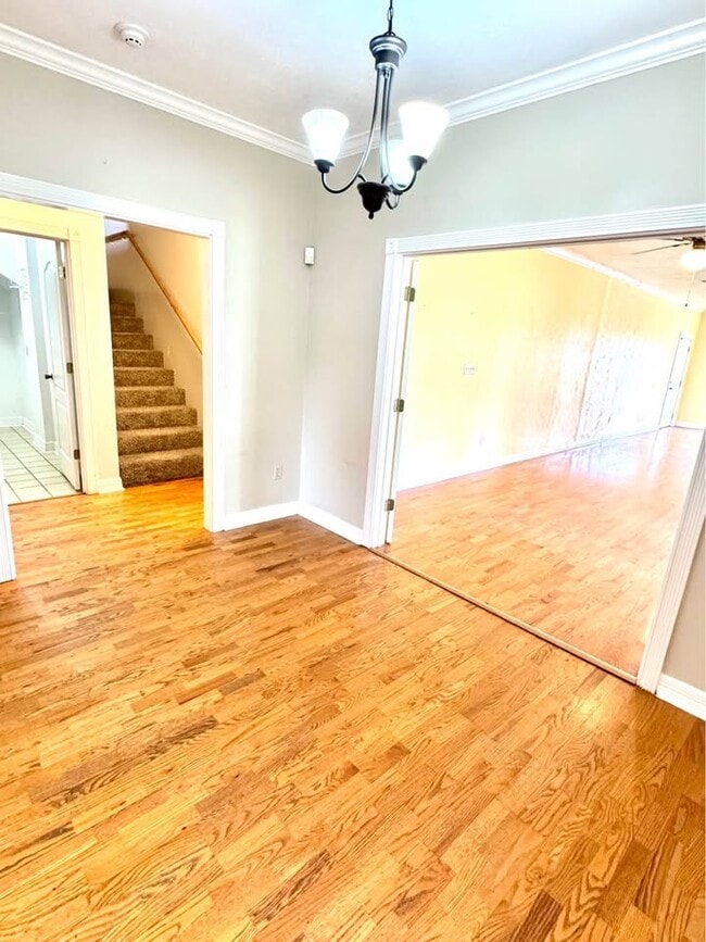 Building Photo - 1110 Athens Dr