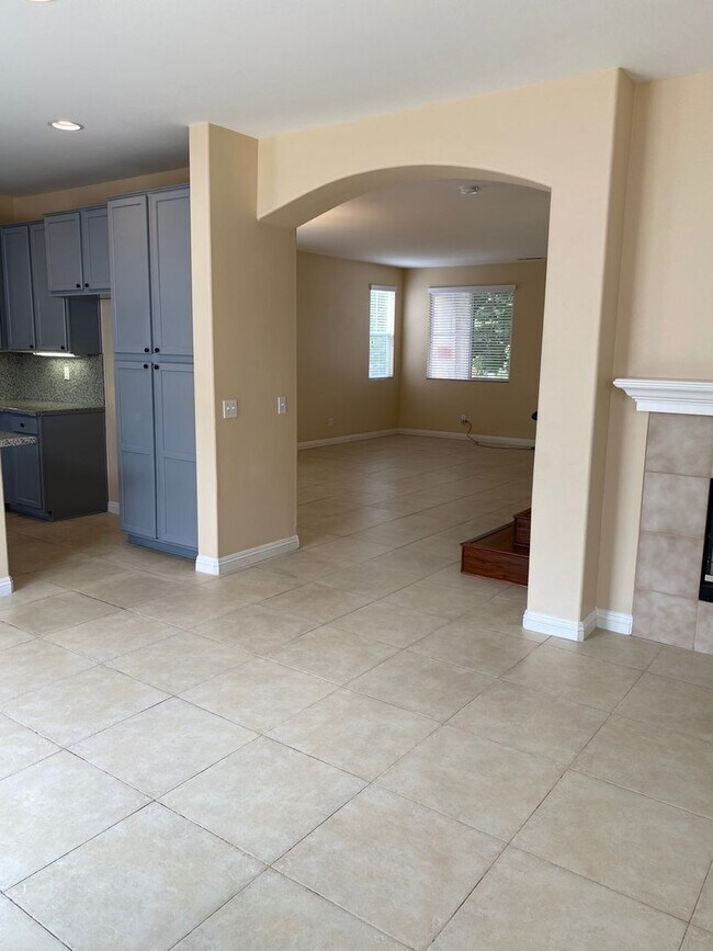 Building Photo - 12720 Lasselle St