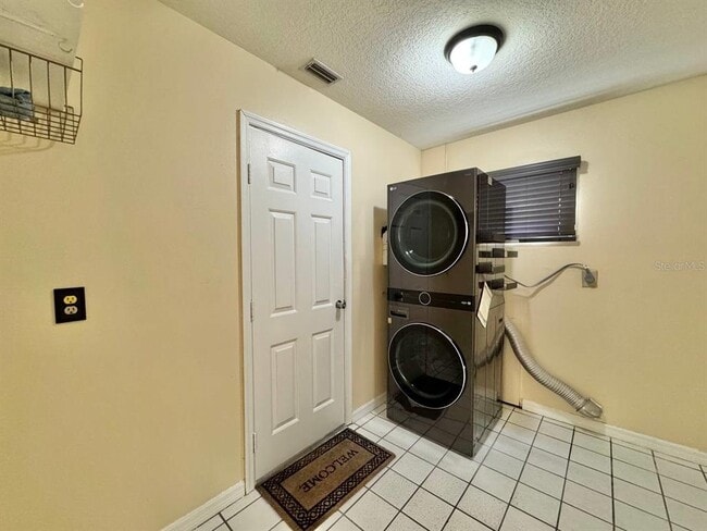 Building Photo - 5333 Casa Nueva Dr