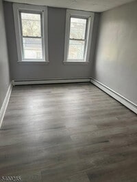 Building Photo - 134 E Jersey St