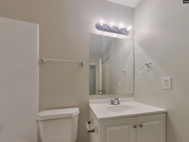Building Photo - 64 Sweet Thorne Cir