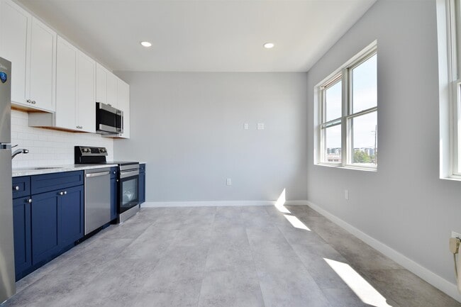 Building Photo - 82-84 E 31ST St