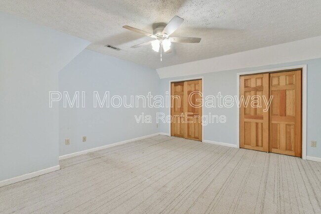 Building Photo - 495 Washboard Rd