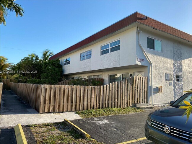Building Photo - 1460 NE 151st St