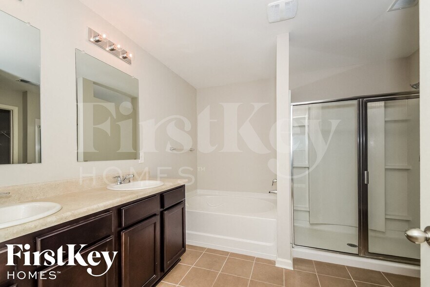 Building Photo - 11446 Walden Trce