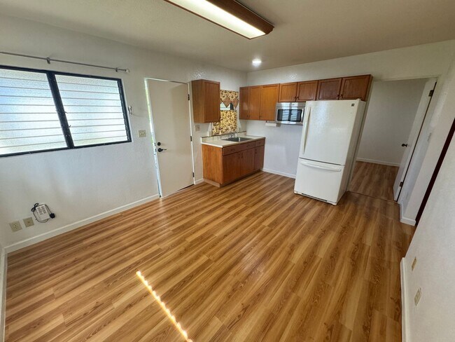 Building Photo - **1 Bedroom, 1 Bathroom Apartment for Rent...