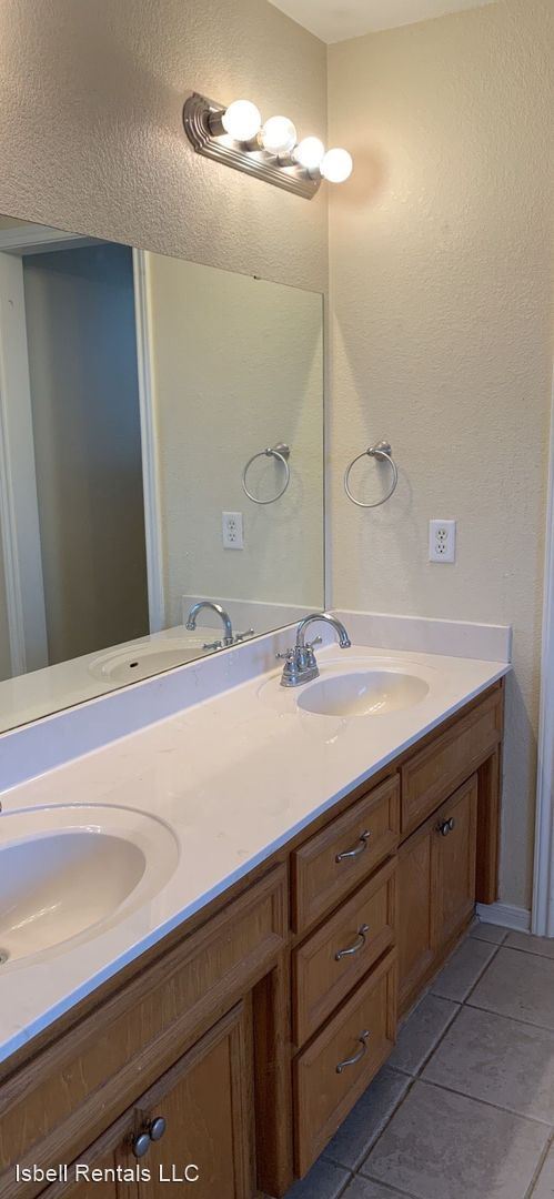 Building Photo - 4 br, 2 bath House - 2501 Wisteria Lane