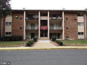 Building Photo - 5500 Karen Elaine Dr