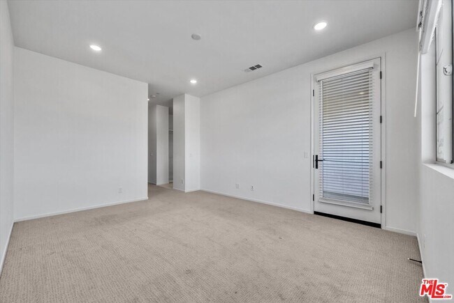 Building Photo - 4102 S Limecrest Paseo