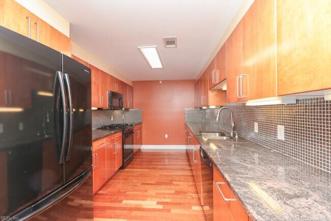 Building Photo - Tanner's Landing