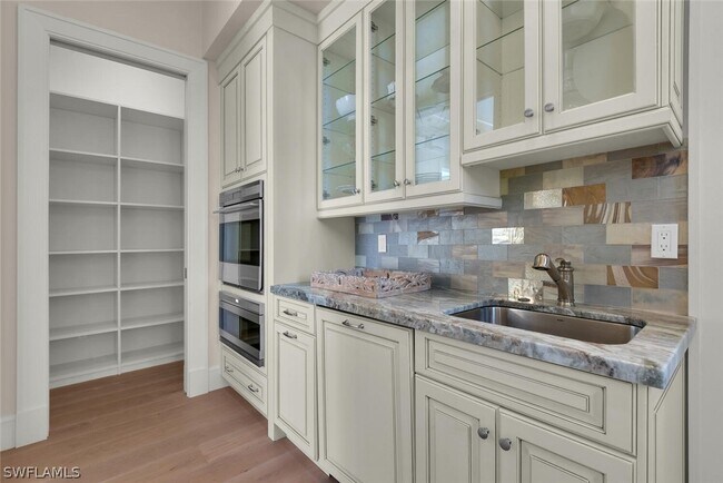 Building Photo - 2250 Crayton Rd