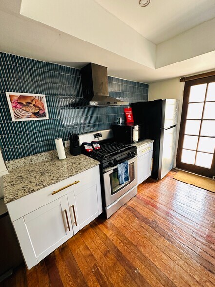 Building Photo - 2924 Piedmont Dr