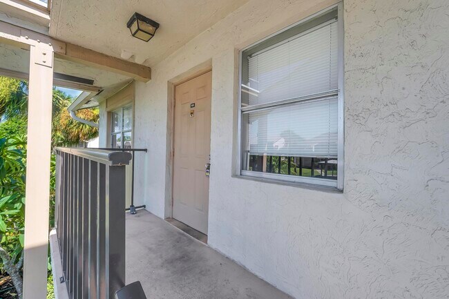 Building Photo - 3171 SE Aster Ln