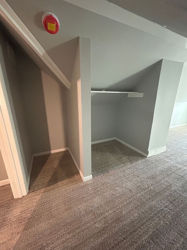 Building Photo - 839 Locust St