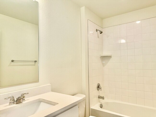 Building Photo - Beautiful 2 Year Old Home In Monument, wit...