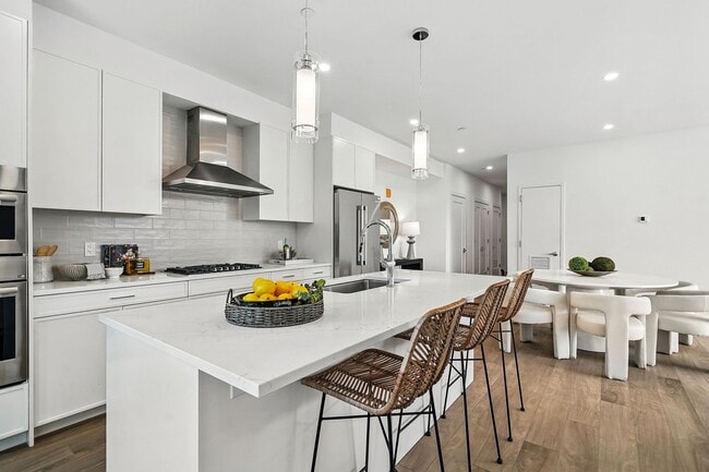 Gourmet outfitted kitchen - Harrison Grand