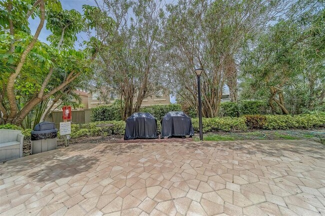 Building Photo - 400 Island Way