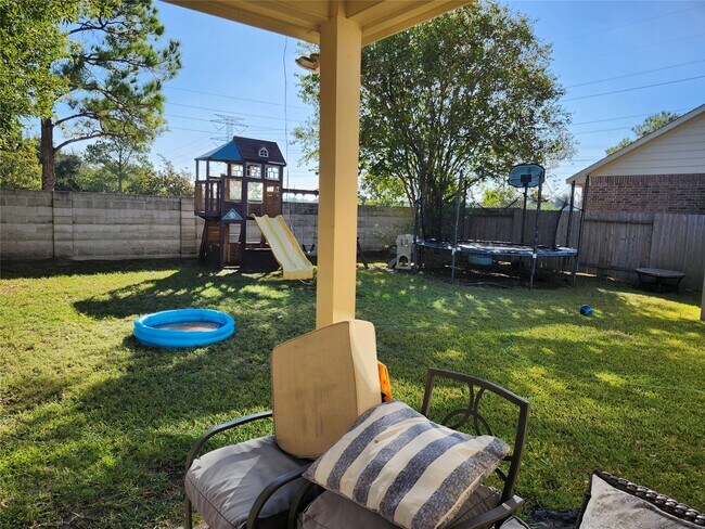 Building Photo - 9614 Pine Bank Ct