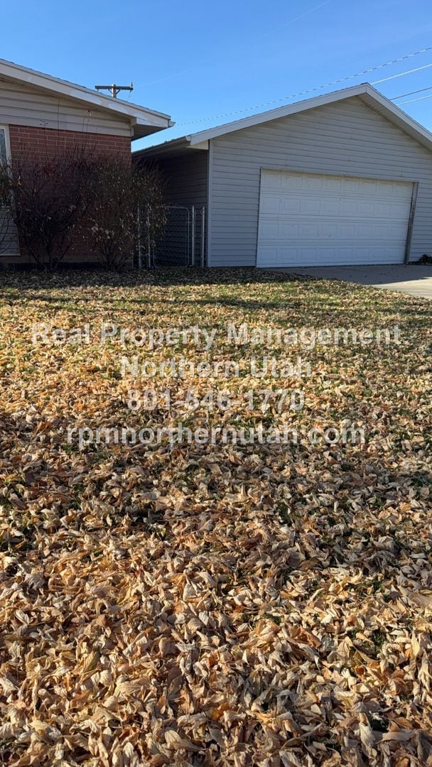 Building Photo - 5 Bedroom 2 Bath Home In Kaysville Available!