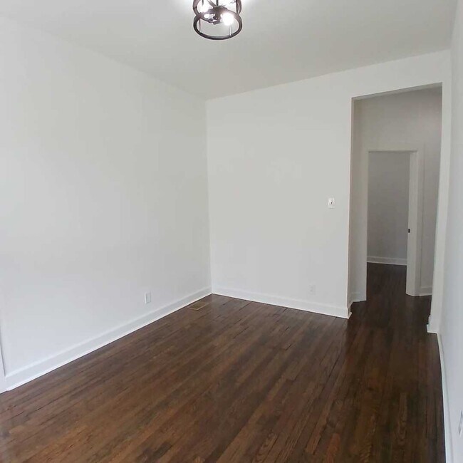 Building Photo - 4058 W Hirsch St