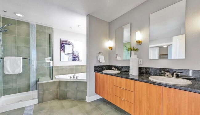 Building Photo - Amazing City Views