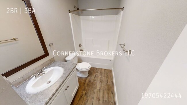 Building Photo - $500 OFF FIRST MONTHS RENT