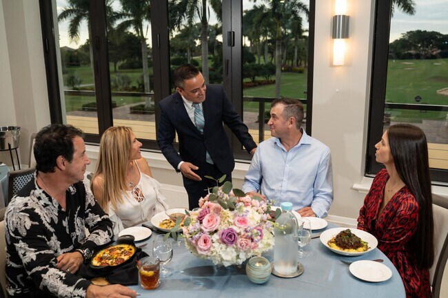 Building Photo - 7455 Glendevon Ln