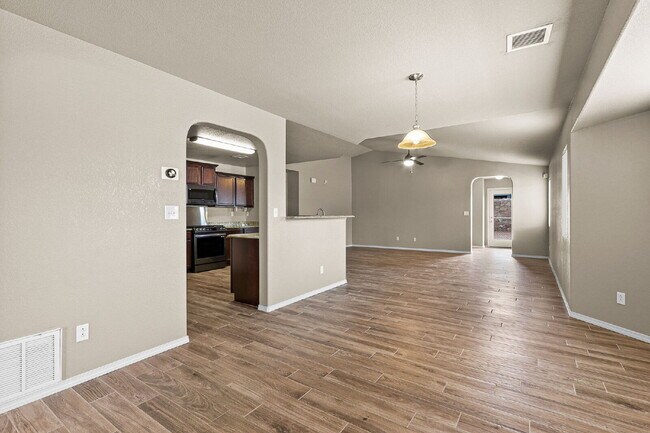 Building Photo - "Charming 3-Bed, 2-Bath Oasis on Dust Storm Lane – Spacious 1,596 Sq Ft Home in El Paso!"