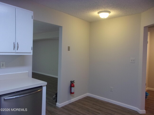 Building Photo - 159 Tulip Ln