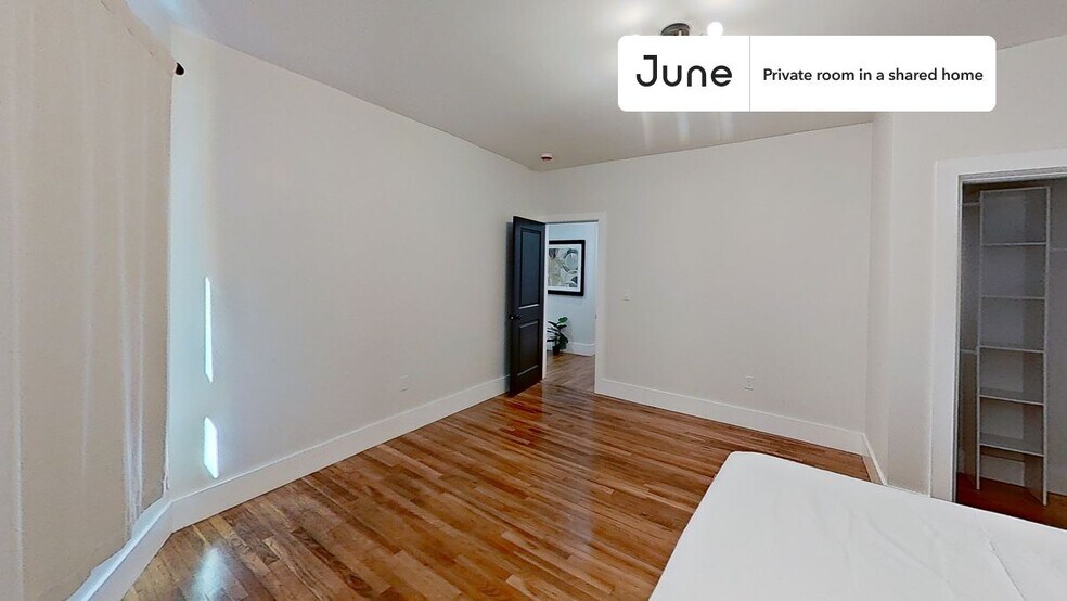 Building Photo - Room in Shared 5 bed/2 bath home