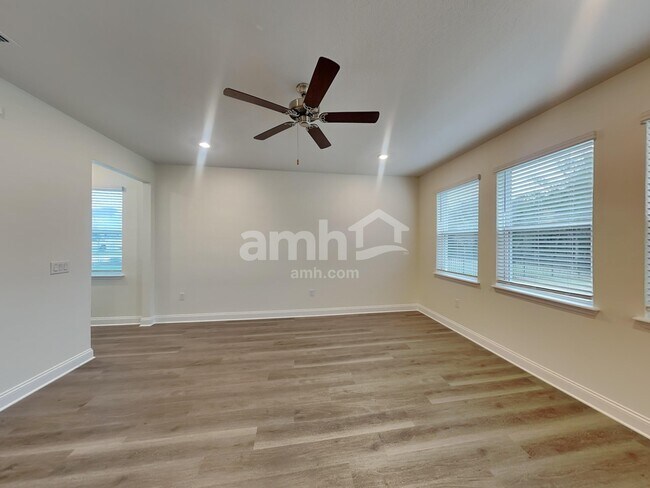 Building Photo - 3771 Lk Blf Lp