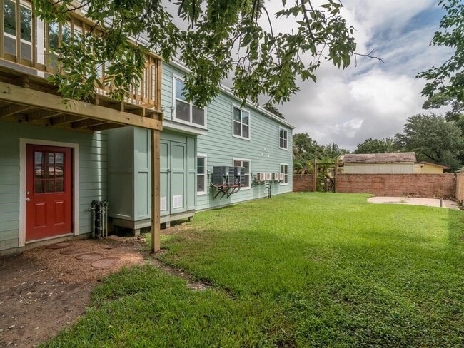 Building Photo - 1819 Cove Park Dr