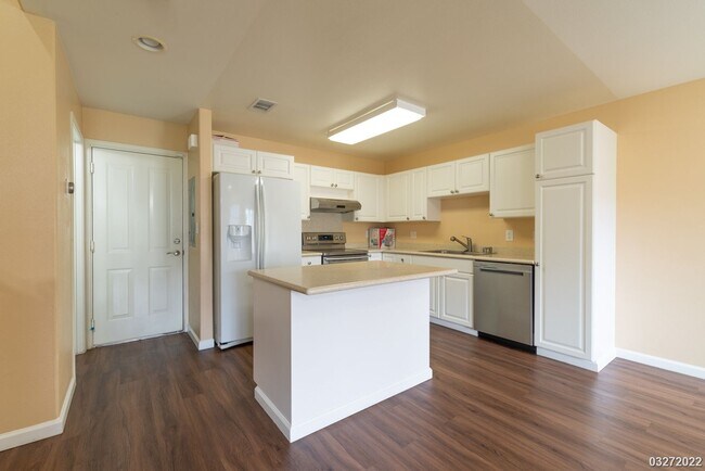 Building Photo - CENTRAL AC 3BR 2.5BA WITH 2-Car Garage & Newer Appliances @ SPINNAKER, Ewa Beach!