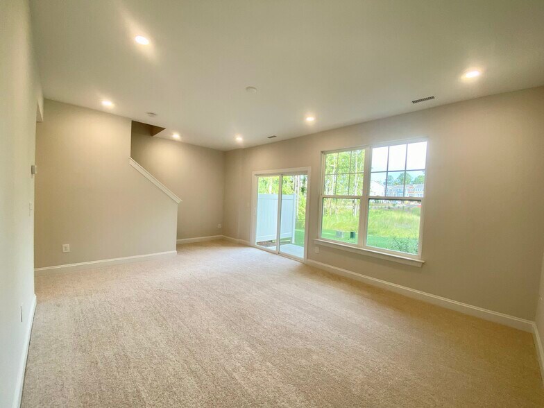 Building Photo - 2843 Macbeth Ln