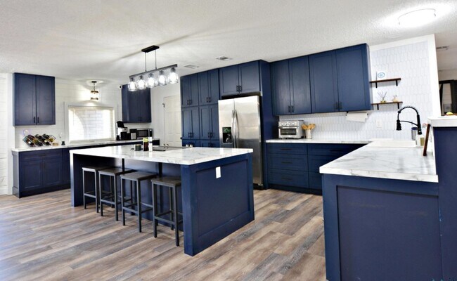 Building Photo - Beautifully Renovated 3bd/2ba home in Portales; Available 8/1/26