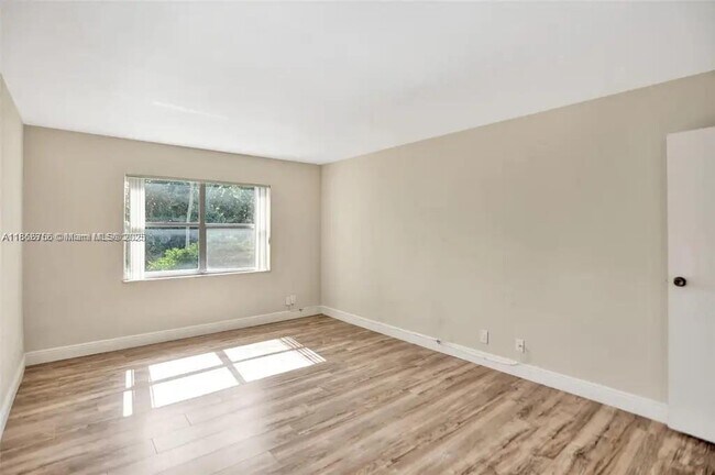 Building Photo - 6361 N Falls Cir Dr